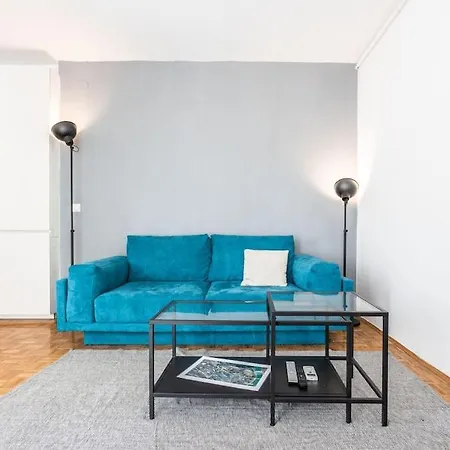 Lovely With A Big Terrace Belgrad