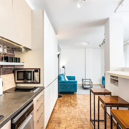 Lovely With A Big Terrace Апартаменты Белград