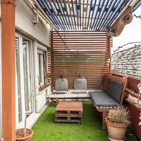 Lovely With A Big Terrace Apartment *