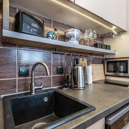 Apartament Lovely With A Big Terrace Belgrad